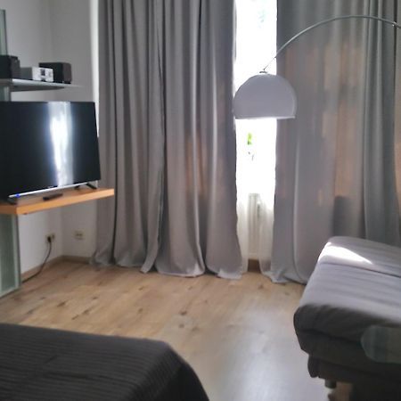 Gemuetliche Ferienwohnung Im Erdgeschoss- Jenaer Strasse Erfurt Buitenkant foto