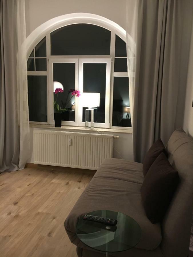 Gemuetliche Ferienwohnung Im Erdgeschoss- Jenaer Strasse Erfurt Buitenkant foto